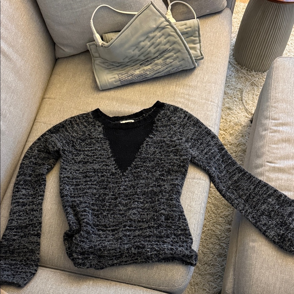 LA made Black & Gray V‑Neck Textured Knit Sweater